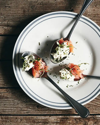 Scandinavische finesse op tafel: zalm met roomkaas en wilde knoflook (Nicolas Vahé)