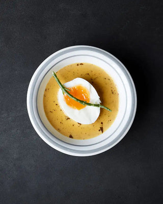 Frisse Coconut & Mango soep met eieren en salicornia: het ultieme zomergerecht van Nicolas Vahé