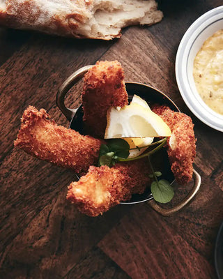 Scandinavische Krokante Kabeljauw Fish Fingers met Mayo & Waterkers