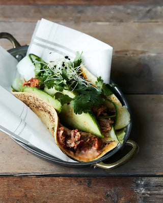Pulled Pork Wraps met Nicolas Vahé Chili Mayo en Zoetzure Komkommer