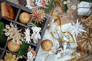Bloomingville papieren kerstornamenten nature, set van zes, in een sfeervolle kerstdecoratie