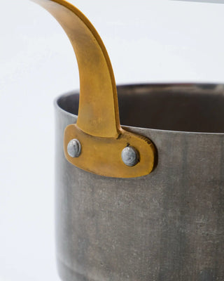 Mini-Soßentopf mit silberner Ausführung