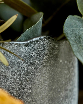 Grauer Kerzenhalter aus Glas Frag design