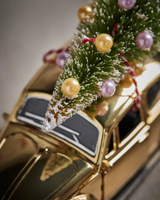 Kerstdecoratie auto goudkleurig met kerstboom