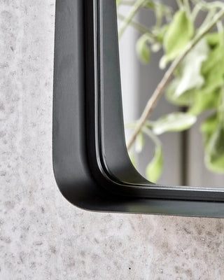 Espejo Pejo negro antiguo con estante 35x55cm