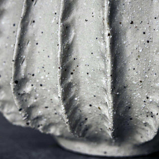 Pot Shell grijs 18cm - Het Adres