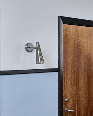 Precise wall lamp silver