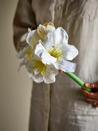Amaryllis stengel wit 74cm van Bloomingville, toegepast in een sfeervolle interieursetting