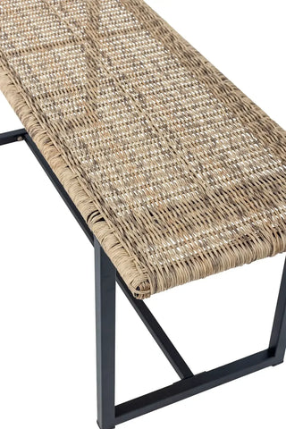 Bank polyrattan naturel Adilly 114cm van Bloomingville, toegepast in een stijlvolle woonkamer