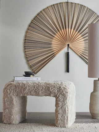 Bankje beige Bobbie 70cm van Bloomingville, toegepast in een sfeervolle interieursetting