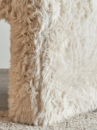Bankje beige Bobbie 70cm van Bloomingville, van opzij met verhoudingen en constructie zichtbaar