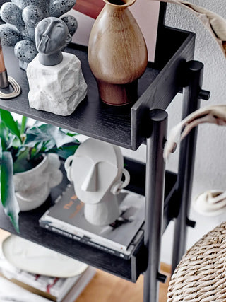 Beeld polyresin wit Luelle 24cm van Bloomingville, toegepast in een sfeervolle interieursetting