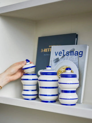 Bewaarpotten aardewerk blauw Maynard van Bloomingville, toegepast in een sfeervolle interieursetting