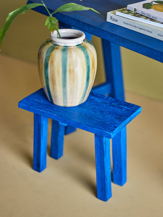 Bijzettafel sokkel blauw hergebruikt hout Porir van Bloomingville, toegepast in een sfeervolle interieursetting