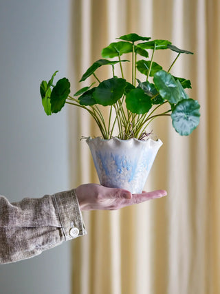 Bloempot aardewerk blauw Bertha 14cm van Bloomingville, toegepast in een sfeervolle interieursetting