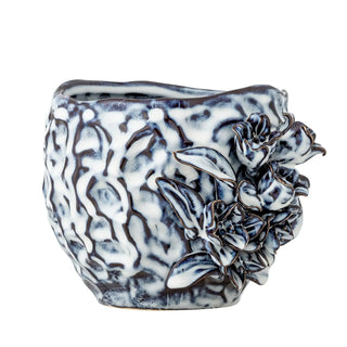 Bloempot aardewerk blauw Malina 17cm van Bloomingville, schuin bekeken met vorm en afwerking zichtbaar