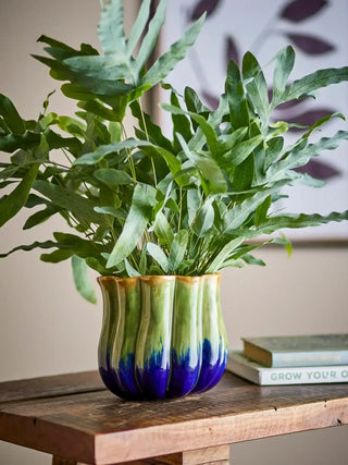 Bloempot aardewerk groen Jenner 16cm van Bloomingville, toegepast in een sfeervolle interieursetting