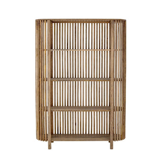 Boekenkast mangohout naturel Sali 121x172cm van Bloomingville, schuin van voren met vorm en afwerking zichtbaar