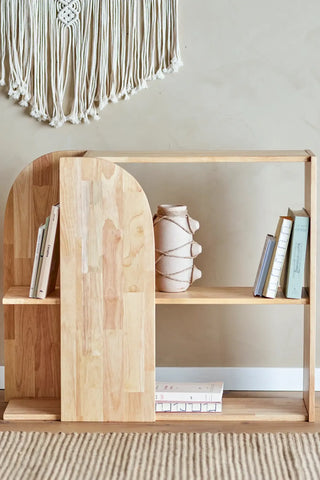 Boekenkast rubberwood nature Alec van Bloomingville, van opzij met verhoudingen en constructie zichtbaar