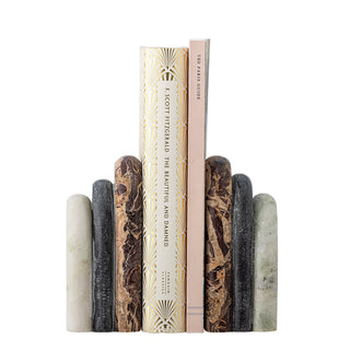 Boekensteunen marmer Vani set van 2 van Bloomingville, als marmeren boekensteunen met boeken ertussen