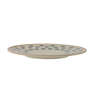 Bord aardewerk blauw Tinni 28cm van Bloomingville, schuin bekeken met vorm en afwerking zichtbaar
