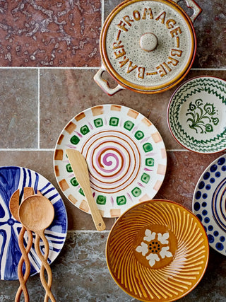 Bord aardewerk oranje Shama 20cm van Bloomingville, aan de achterzijde met afwerking zichtbaar