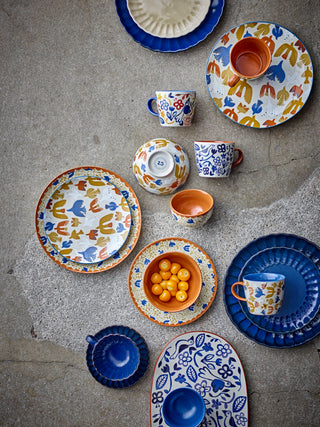 Borden aardewerk Anniversary Ø20 cm - set van 2 van Bloomingville, toegepast in een sfeervolle interieursetting