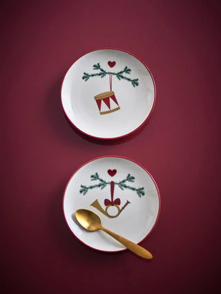 Borden aardewerk beige yule 16cm - set van 2 van Bloomingville, toegepast in een sfeervolle interieursetting