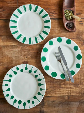 Borden aardewerk groen Linora 28cm - set van 3 van Bloomingville, toegepast in een sfeervolle interieursetting