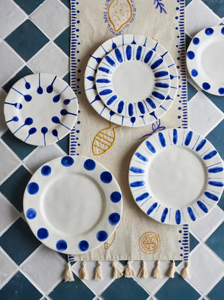 Borden blauw Linora 22cm - set van 3 van Bloomingville, geplaatst in een ruimtelijke woonomgeving