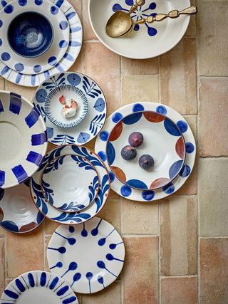 Borden blauw Linora 28cm - set van 3 van Bloomingville, aan de achterzijde met afwerking zichtbaar