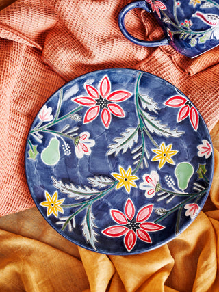 Bordenset aardewerk blauw Meredith 20,5 cm - 4 stuks van Bloomingville, toegepast in een sfeervolle interieursetting