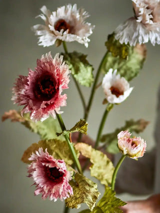 Chrysant kunsttak roze 96cm van Bloomingville, in een gestileerde detailopstelling