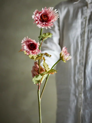 Chrysant kunsttak roze 96cm van Bloomingville, toegepast in een sfeervolle interieursetting