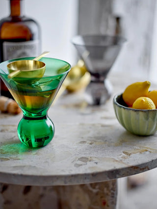 Cocktailglas glas groen Corliss - 4 stuks van Bloomingville, toegepast in een sfeervolle interieursetting