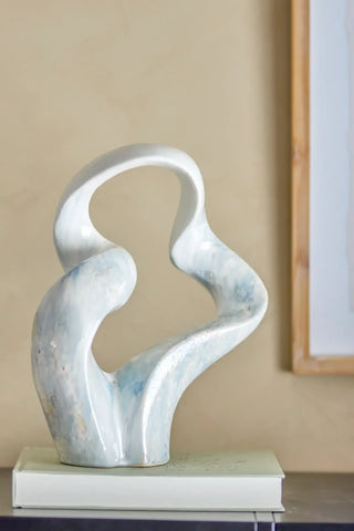 Deco aardewerk grijs Rouyi 34cm van Bloomingville, in een gestileerde detailopstelling