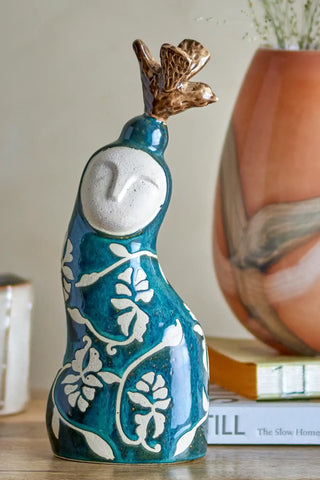 Decoratie aardewerk blauw Layhan 31cm van Bloomingville, toegepast in een sfeervolle interieursetting