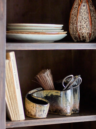 Decoratief object aardewerk bruin Phil 22cm van Bloomingville, toegepast in een sfeervolle interieursetting