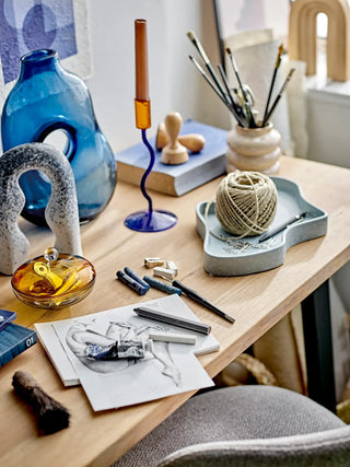 Dienblad aardewerk blauw Lakey 32xm van Bloomingville, toegepast in een sfeervolle interieursetting