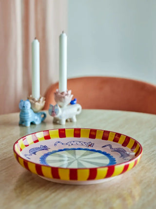 Dienblad aardewerk multi Missy 30cm van Bloomingville, in een gestileerde productopstelling