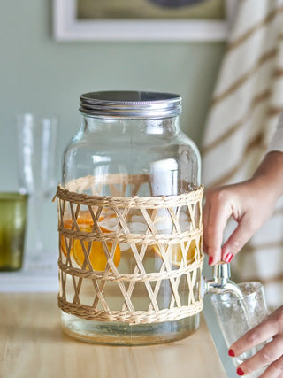 Drankdispenser glas transparant Manna van Bloomingville, toegepast in een sfeervolle interieursetting
