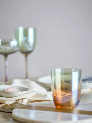 Drinkglas glas brons Aston - 4 stuks van Bloomingville, toegepast in een sfeervolle interieursetting