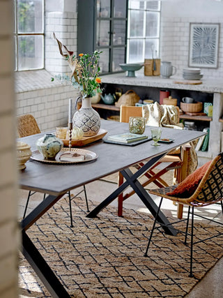 Eettafel eiken bruin Maldon 200x95cm van Bloomingville, toegepast in een stijlvolle woonkamer