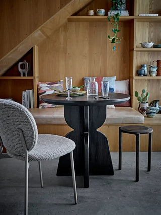 Eettafel hout zwart Vixen 80cm van Bloomingville, toegepast in een sfeervolle interieursetting