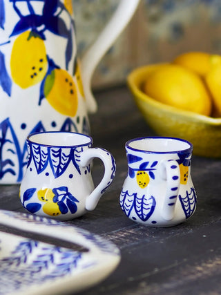 Espressomok aardewerk blauw Maxima - set van 2 van Bloomingville, in een gestileerde detailopstelling
