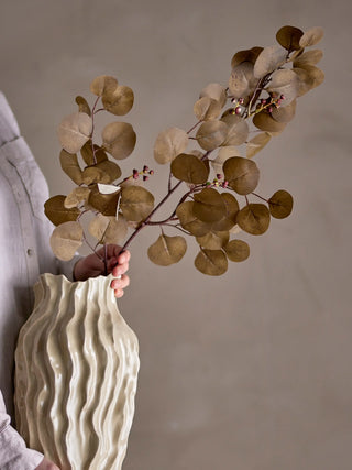 Eucalyptus bruin van Bloomingville, toegepast in een sfeervolle interieursetting