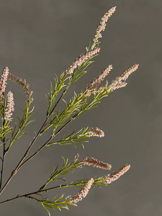Foxtail kunstbloem rose van Bloomingville, toegepast in een sfeervolle interieursetting