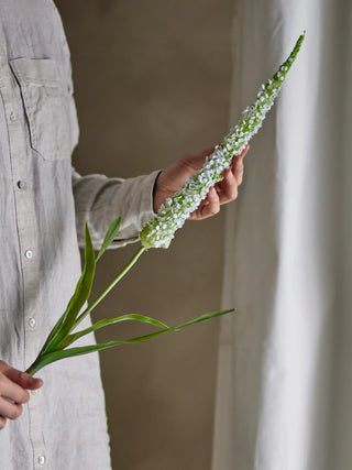 Foxtail kunstbloem wit van Bloomingville, toegepast in een sfeervolle interieursetting