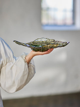 Glazen schaal groen Aiku 38cm van Bloomingville, toegepast in een sfeervolle interieursetting