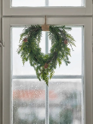Hangend Pine groen 28x40cm van Bloomingville, toegepast in een sfeervolle interieursetting